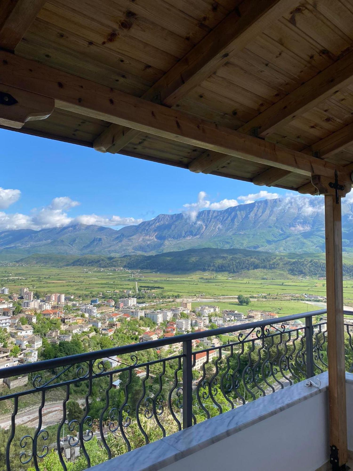 Guest House Persa Gjirokastër Exteriér fotografie