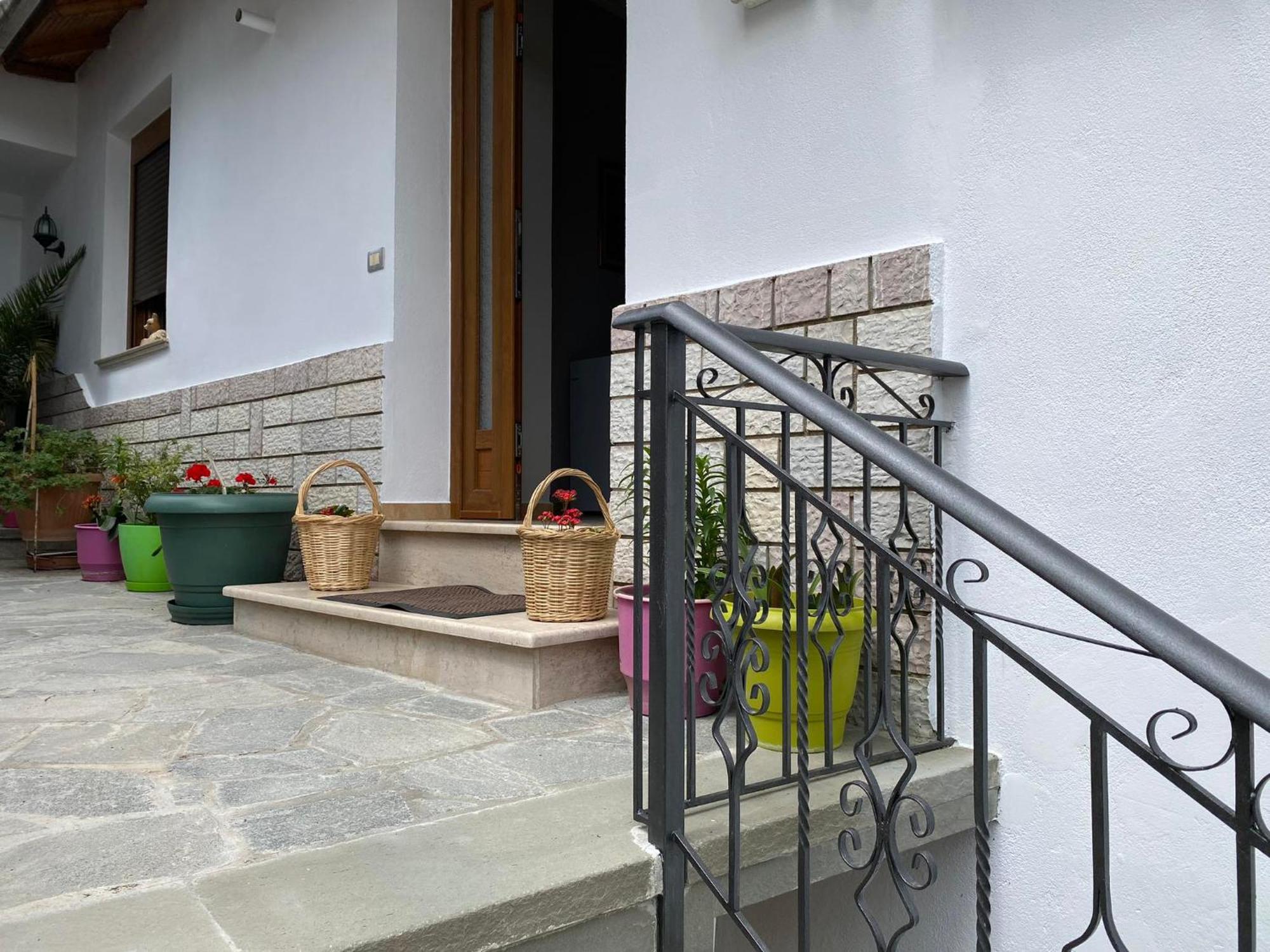 Guest House Persa Gjirokastër Exteriér fotografie